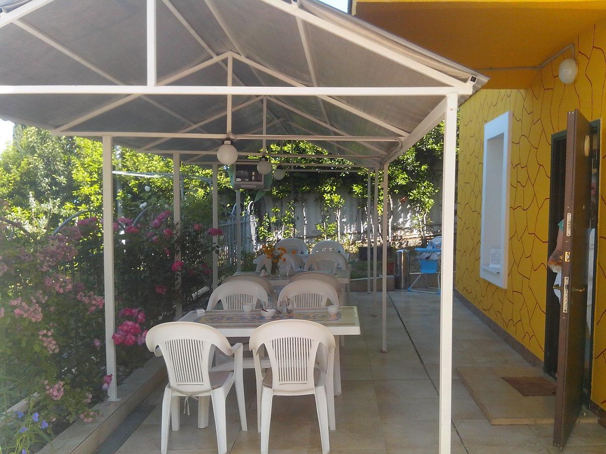 Бестужевский Дворик Gagra Exterior photo